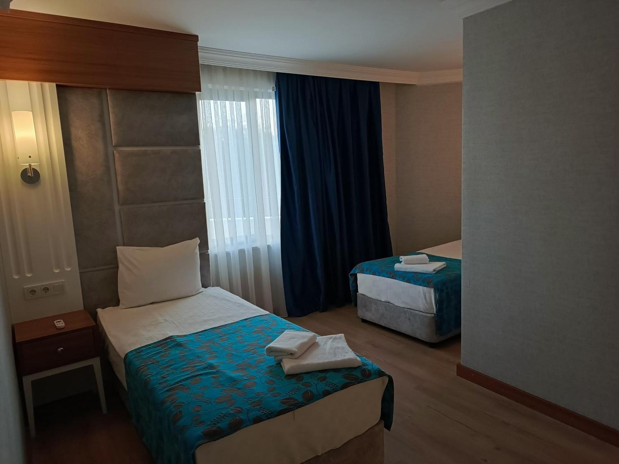 Side Yesiloez Hotel Exterior photo