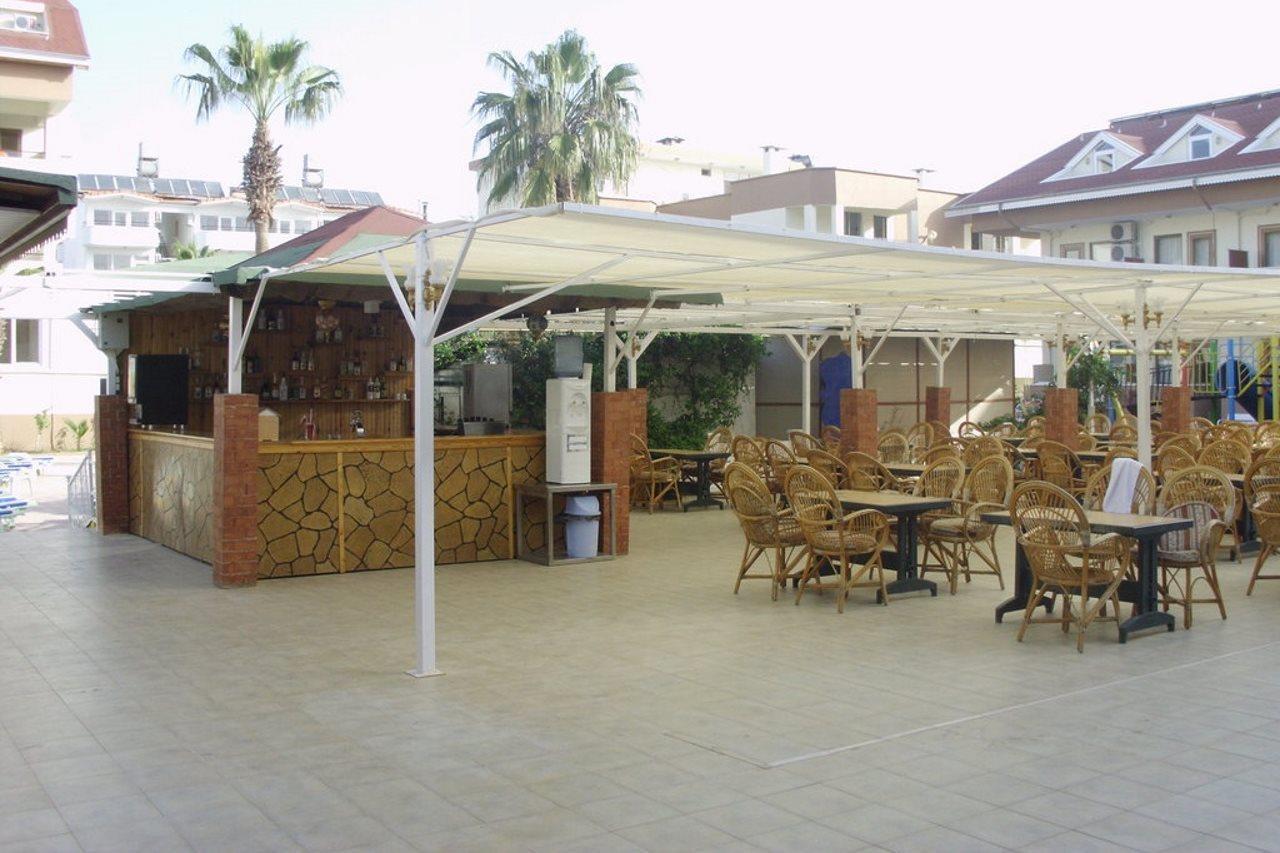 Side Yesiloez Hotel Exterior photo